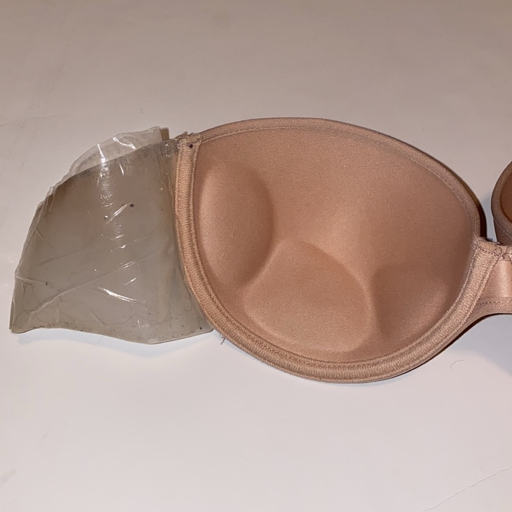 Sticky backless bra - Picture 3 of 3